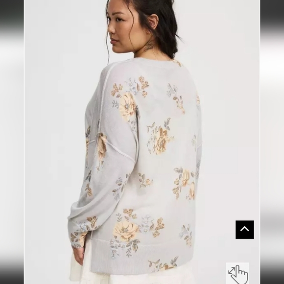 Torrid Light Gray Sweater with Cream Floral Accents - Picture 2 of 7